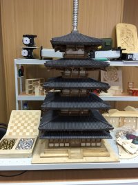 Модель японского храма пагоды «Хорю-Дзи»